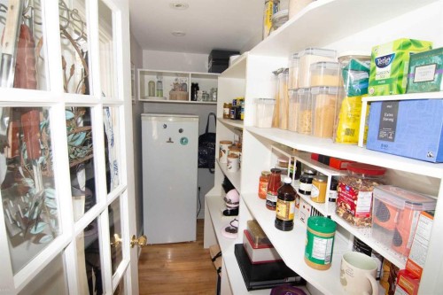 1616 Summer Street Sw, Calgary, AB - Indoor Photo Showing Other Room