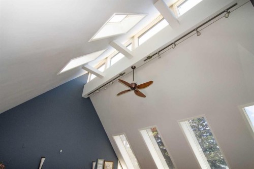 1616 Summer Street Sw, Calgary, AB - Indoor Photo Showing Other Room
