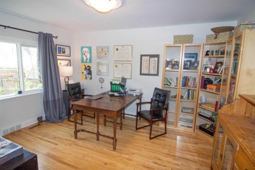 1616 Summer Street Sw, Calgary, AB - Indoor Photo Showing Office