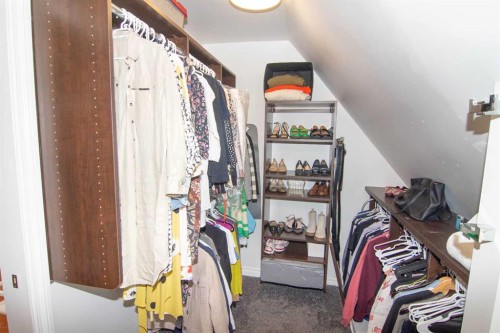 1616 Summer Street Sw, Calgary, AB - Indoor With Storage