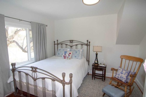 1616 Summer Street Sw, Calgary, AB - Indoor Photo Showing Bedroom