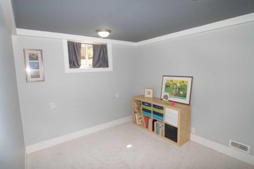 1616 Summer Street Sw, Calgary, AB - Indoor Photo Showing Other Room