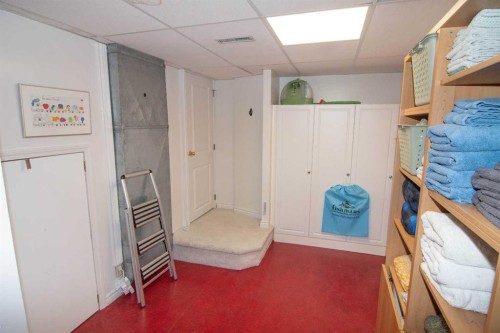 1616 Summer Street Sw, Calgary, AB - Indoor