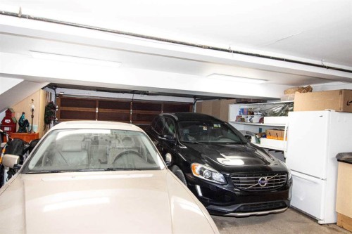 1616 Summer Street Sw, Calgary, AB -  Photo Showing Garage