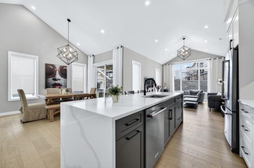 46 Crestridge Bay Sw, Calgary, AB - Indoor Photo Showing Kitchen With Upgraded Kitchen