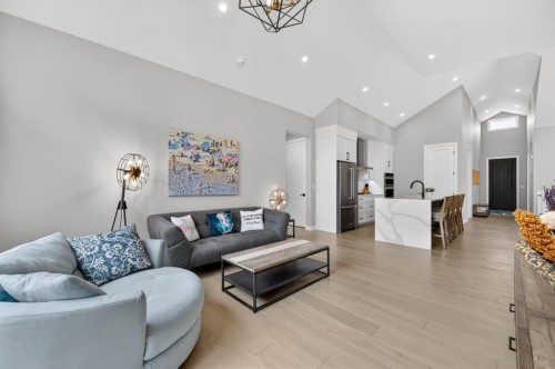 46 Crestridge Bay Sw, Calgary, AB - Indoor Photo Showing Living Room