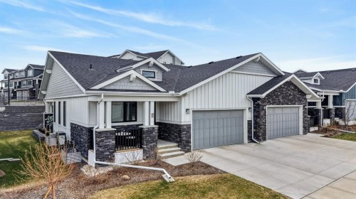 46 Crestridge Bay Sw, Calgary, AB - Outdoor With Facade