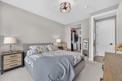 46 Crestridge Bay Sw, Calgary, AB - Indoor Photo Showing Bedroom
