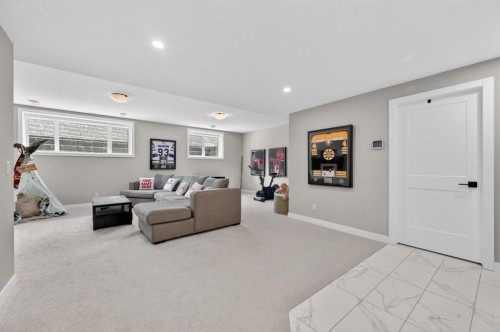 46 Crestridge Bay Sw, Calgary, AB - Indoor