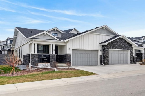 46 Crestridge Bay Sw, Calgary, AB - Outdoor With Facade