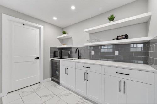 46 Crestridge Bay Sw, Calgary, AB - Indoor