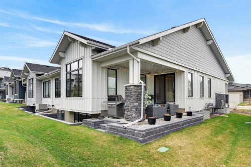 46 Crestridge Bay Sw, Calgary, AB - Outdoor