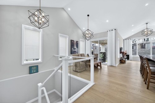 46 Crestridge Bay Sw, Calgary, AB - Indoor