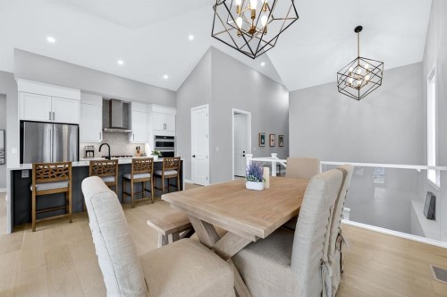 46 Crestridge Bay Sw, Calgary, AB - Indoor Photo Showing Dining Room