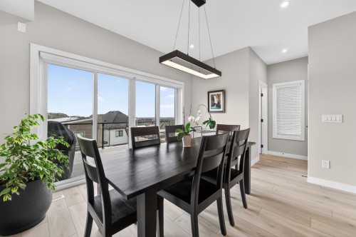3088 85 Street Sw, Calgary, AB 