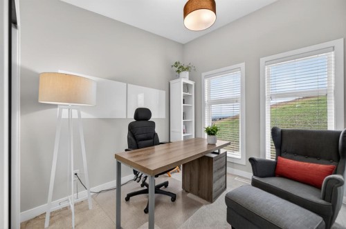 3088 85 Street Sw, Calgary, AB 