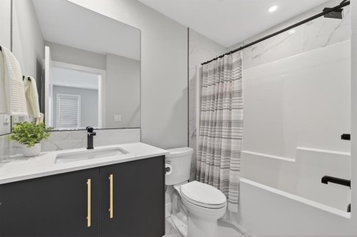 3088 85 Street Sw, Calgary, AB 