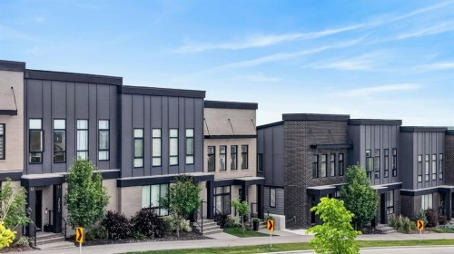 3088 85 Street Sw, Calgary, AB 