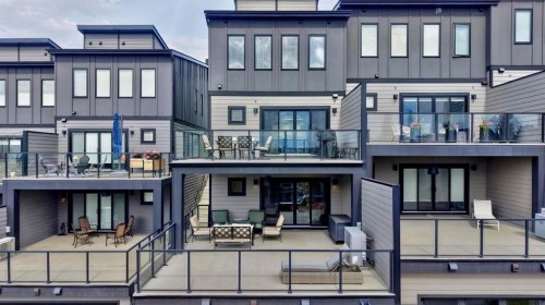 3088 85 Street Sw, Calgary, AB 