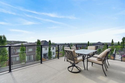 3088 85 Street Sw, Calgary, AB 