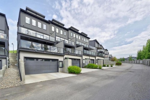 3088 85 Street Sw, Calgary, AB 