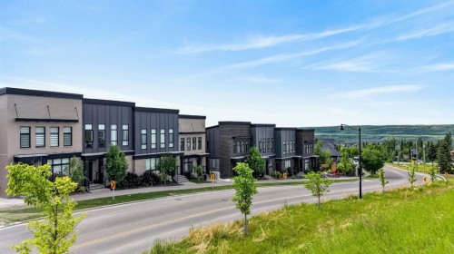 3088 85 Street Sw, Calgary, AB 