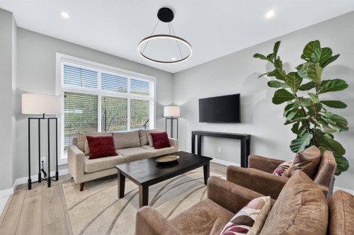 3088 85 Street Sw, Calgary, AB 