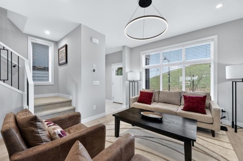 3088 85 Street Sw, Calgary, AB 