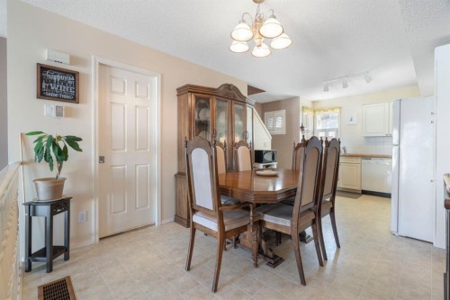 122 Bridlewood Lane Sw, Calgary, AB - Indoor Photo Showing Dining Room