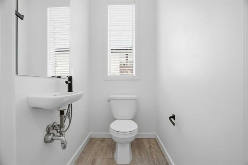 32 Walgrove Common Se, Calgary, AB - Indoor Photo Showing Bathroom