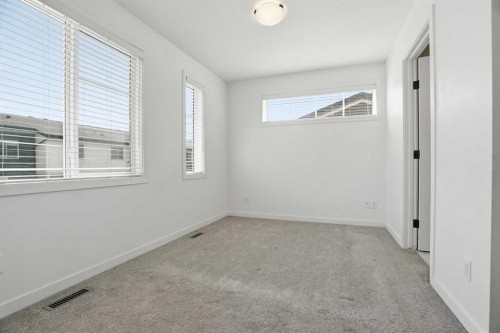 32 Walgrove Common Se, Calgary, AB - Indoor Photo Showing Other Room
