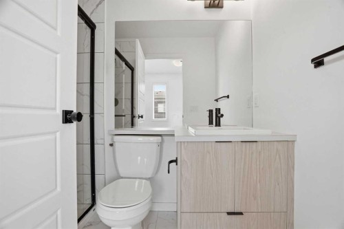 32 Walgrove Common Se, Calgary, AB - Indoor Photo Showing Bathroom
