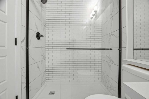 32 Walgrove Common Se, Calgary, AB - Indoor Photo Showing Bathroom