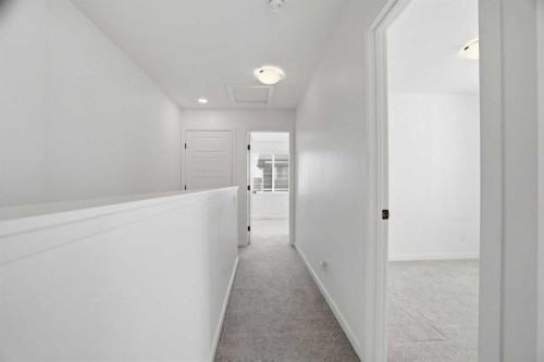 32 Walgrove Common Se, Calgary, AB - Indoor Photo Showing Other Room