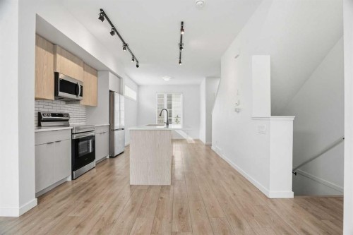 32 Walgrove Common Se, Calgary, AB - Indoor Photo Showing Kitchen