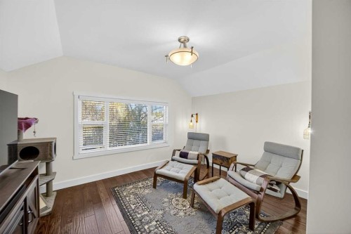 1919 14 Street, Didsbury, AB - Indoor