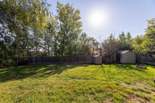 1919 14 Street, Didsbury, AB - Outdoor With Backyard