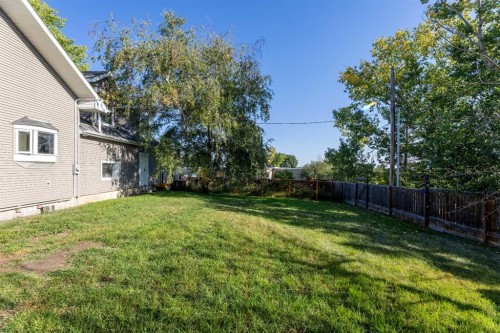 1919 14 Street, Didsbury, AB - Outdoor