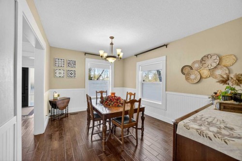 1919 14 Street, Didsbury, AB - Indoor Photo Showing Dining Room