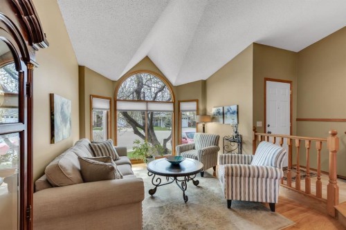 26 Tiller Place Se, Airdrie, AB - Indoor Photo Showing Living Room
