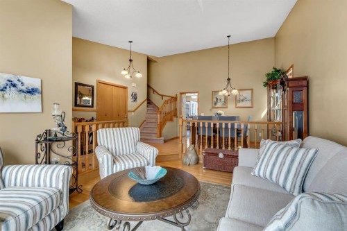 26 Tiller Place Se, Airdrie, AB - Indoor Photo Showing Living Room