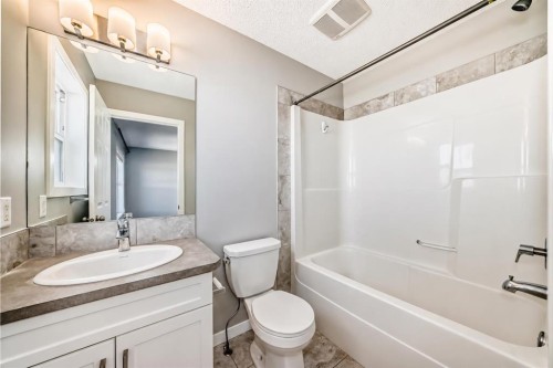 393 Legacy Boulevard Se, Calgary, AB - Indoor Photo Showing Bathroom