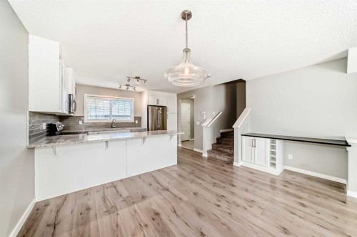 393 Legacy Boulevard Se, Calgary, AB - Indoor Photo Showing Kitchen