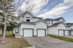 33 Sandpiper Lane NW Calgary, AB T3K 4L7