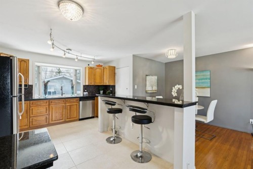 3215 Boulton Road Nw, Calgary, AB - Indoor Photo Showing Kitchen
