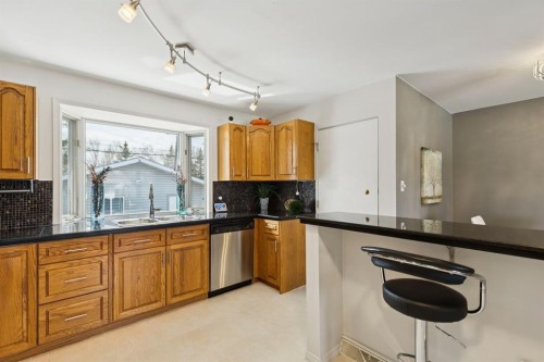3215 Boulton Road Nw, Calgary, AB - Indoor Photo Showing Kitchen With Stainless Steel Kitchen