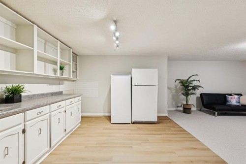 3215 Boulton Road Nw, Calgary, AB - Indoor