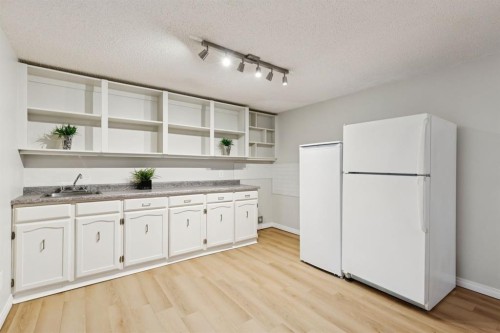 3215 Boulton Road Nw, Calgary, AB - Indoor