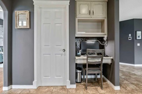 1105 Turner Gate Sw, Diamond Valley, AB - Indoor