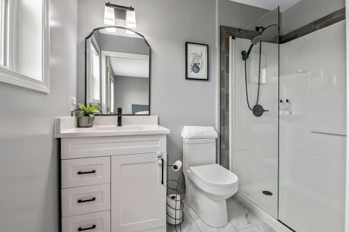 1105 Turner Gate Sw, Diamond Valley, AB - Indoor Photo Showing Bathroom